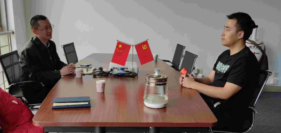航天飞鹰.jpg