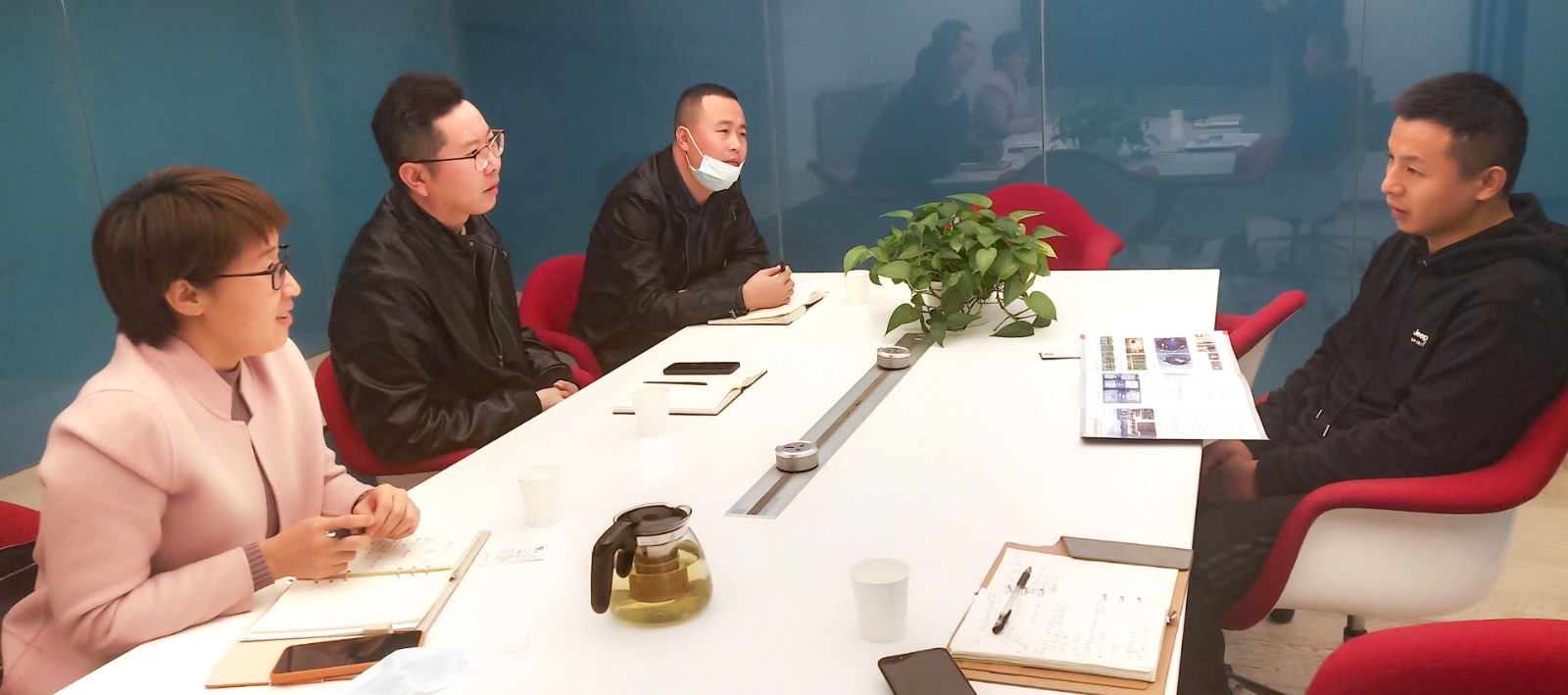 鼎和信、宜飞智慧.jpg